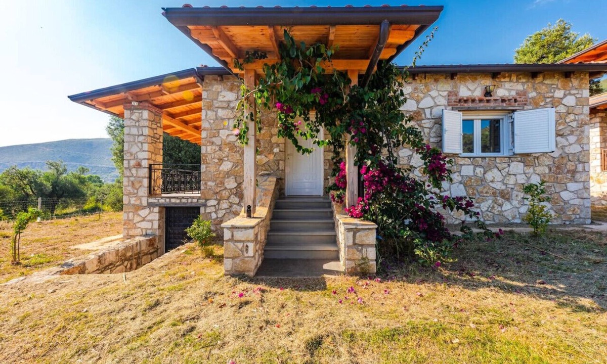 Borsh Villa | Siar | The Small Villa by PikHost