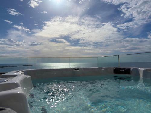Palaiochora Apartment | Sky And Sea Palaiochora - Sea View, Jacuzzi, Top Wifi