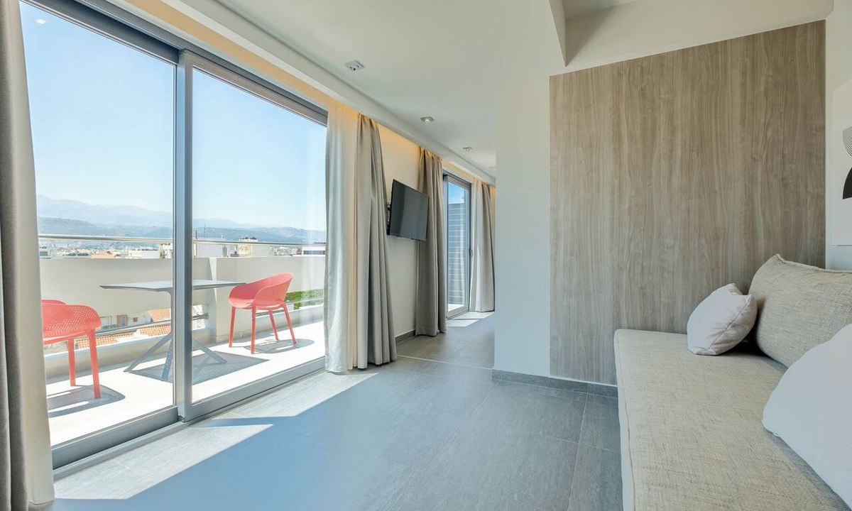 Old Town Apartment | Sky-High Central Penthouse w. Stunning Views - 04