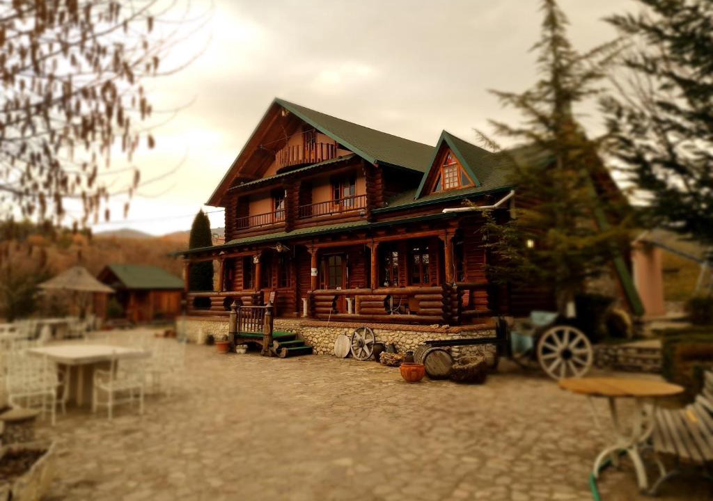 Korce Hotel | Sofra Kolonjare Agroturizem