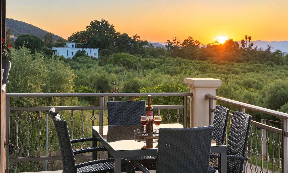 Katochori Apartment | Solena - Garden Escape with Views near Chania
