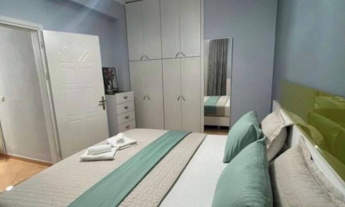 Kodrra Apartment | Spacious 3-bedroom apartment in awesome Saranda with AC