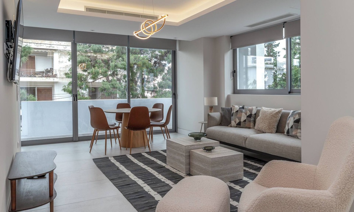 Voula Apartment | Spacious Riviera Apartment Walk to Beach & Cafés