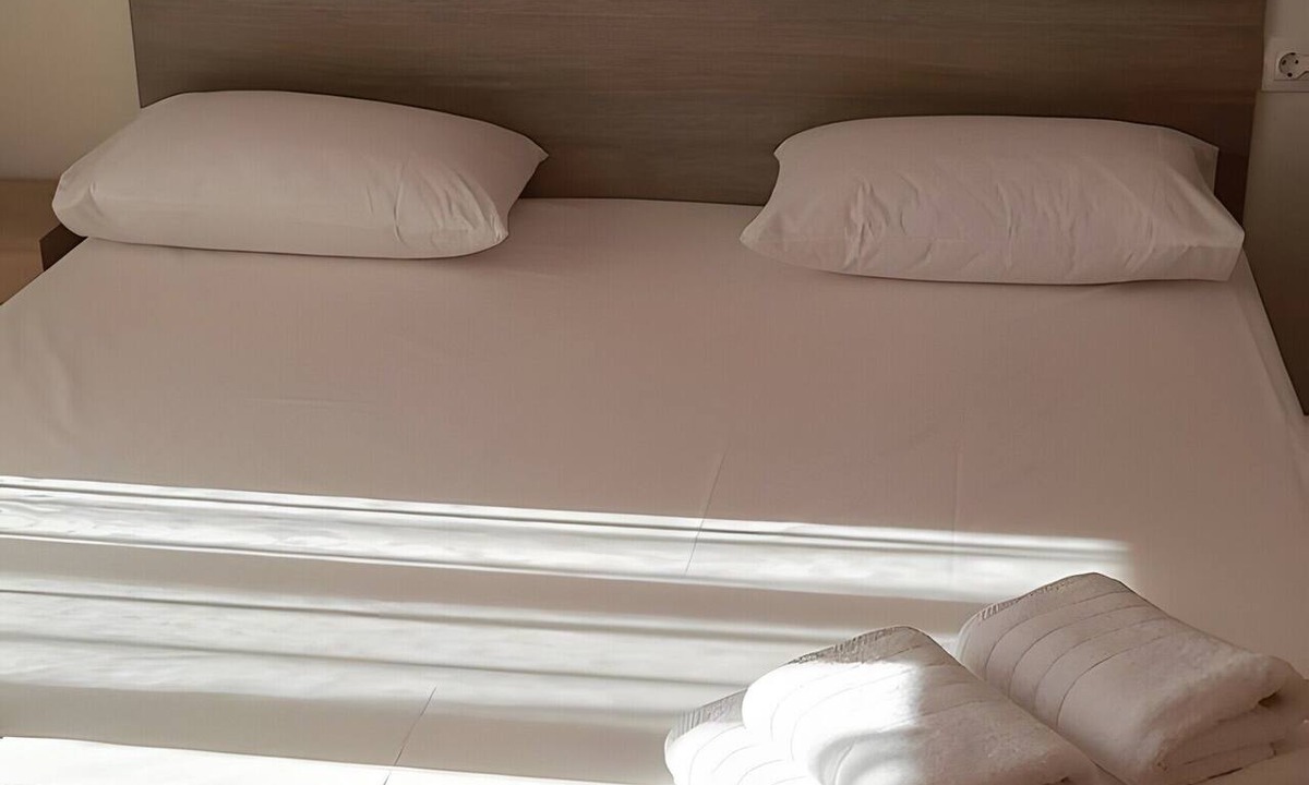 Mikromani Apartment | Spacious Room with Sofa Bed Near Kalamata Airport, Messinia