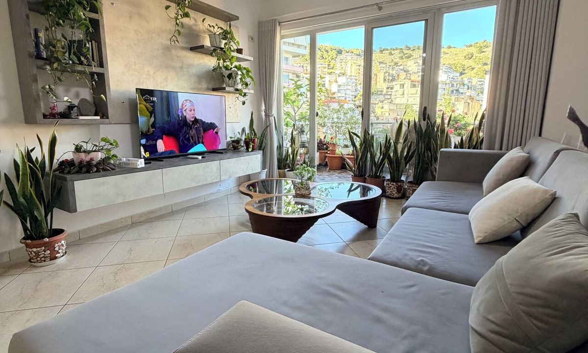 Qender Apartment | Spacious SeaView Apartment in the heart of Saranda