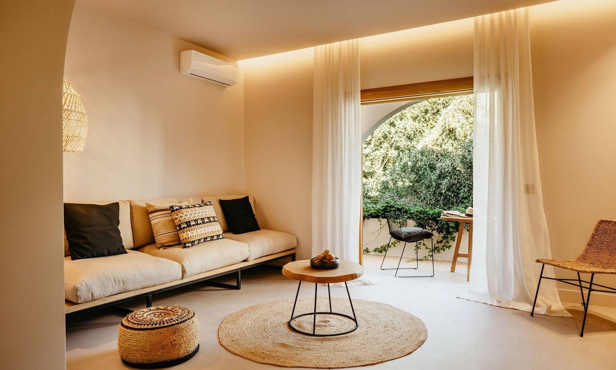 Agios Nikolaos Town Villa | Splendid Crete Hotel | Suite Natural | Prime Location | Private Balcony
