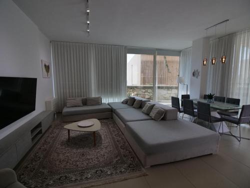 Jala Villa | Stay By Ilvesta Green Coast 49B