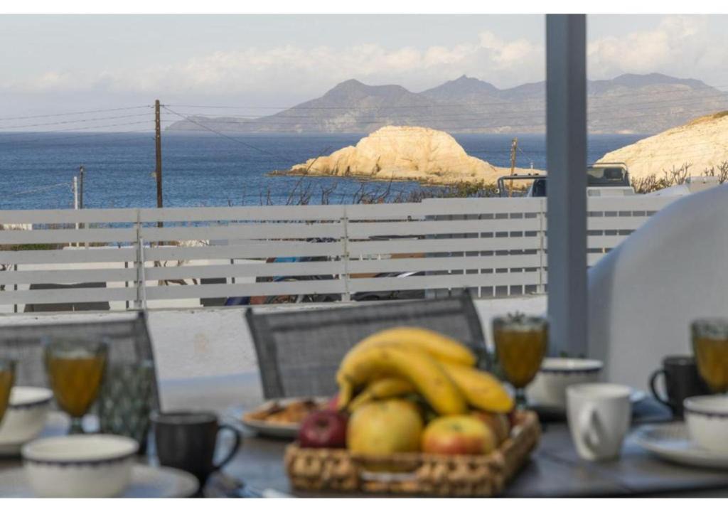 Mandrakia Apartment | Stella's Mandrakia Seaside House