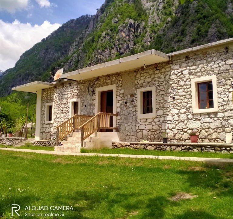 Shale Bed & Breakfast | Stomici Guesthouse
