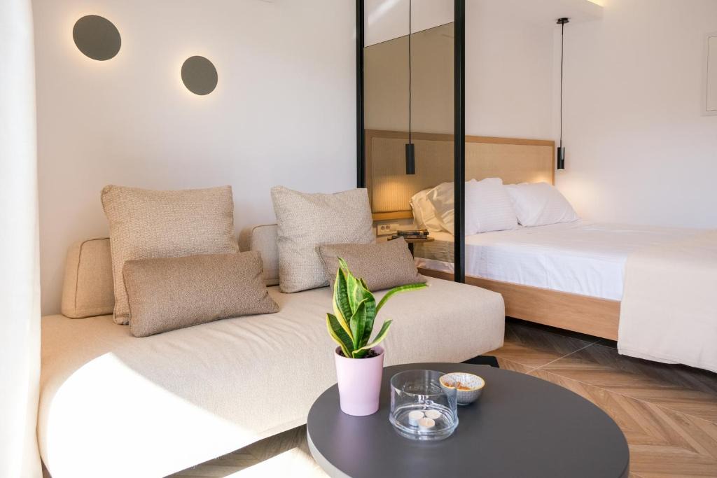 Kato Galatas Apartment | Studio Verde Glaros w. Outdoors, near the Beach