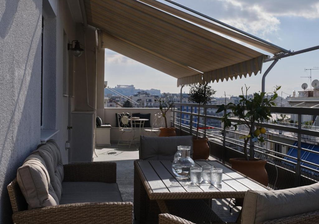 Mousio Apartment | Stunning-Classical 2BD Penthouse
