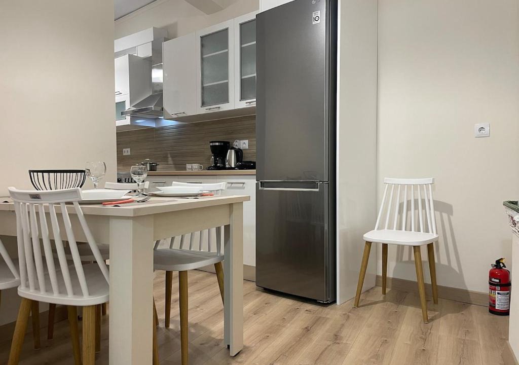 Chios Town Apartment | Stylish Central 2 bdr Apartment