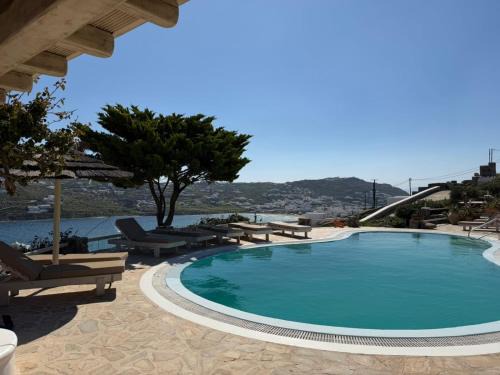 Kanalia House | Stylish villa in Ornos with Amazing View &Pool access