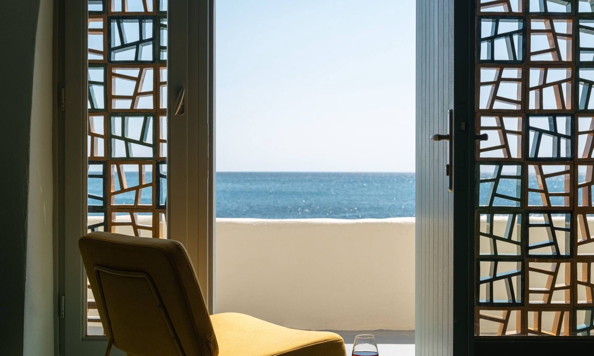 Akrotiri Villa | Sublime Villa & Caves