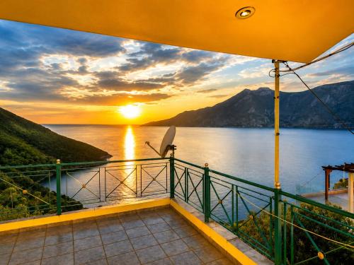 Platees House | SUITeSUNSET