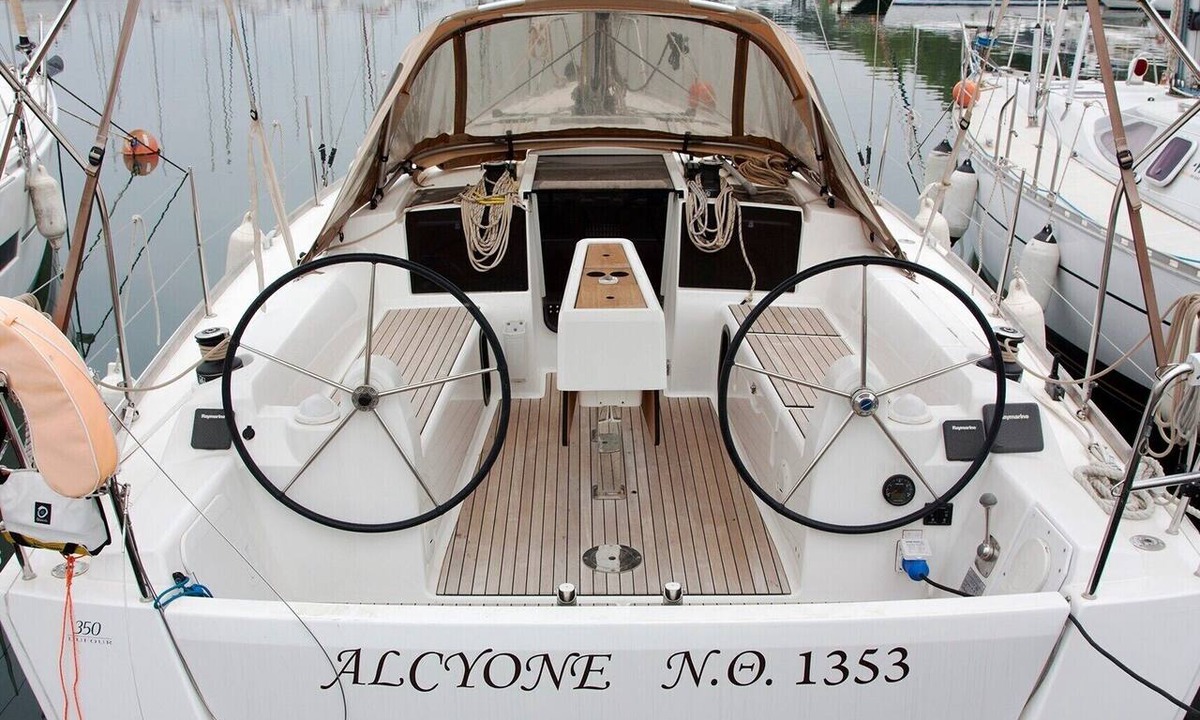 Nikita Boat Rental | Sun-Kissed Sailing: A Luxurious Beach Experience in Nikiti, Macedonia