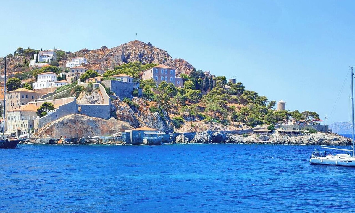 Atalanti Boat Rental | Sun-Kissed Sailing Adventure in the Serene Saronic Islands