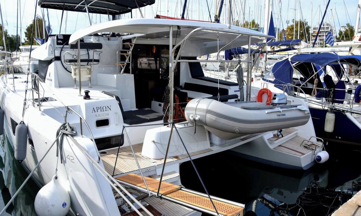 Skiathos Boat Rental | Sun-Kissed Sailing Adventure in Islas Esporadas