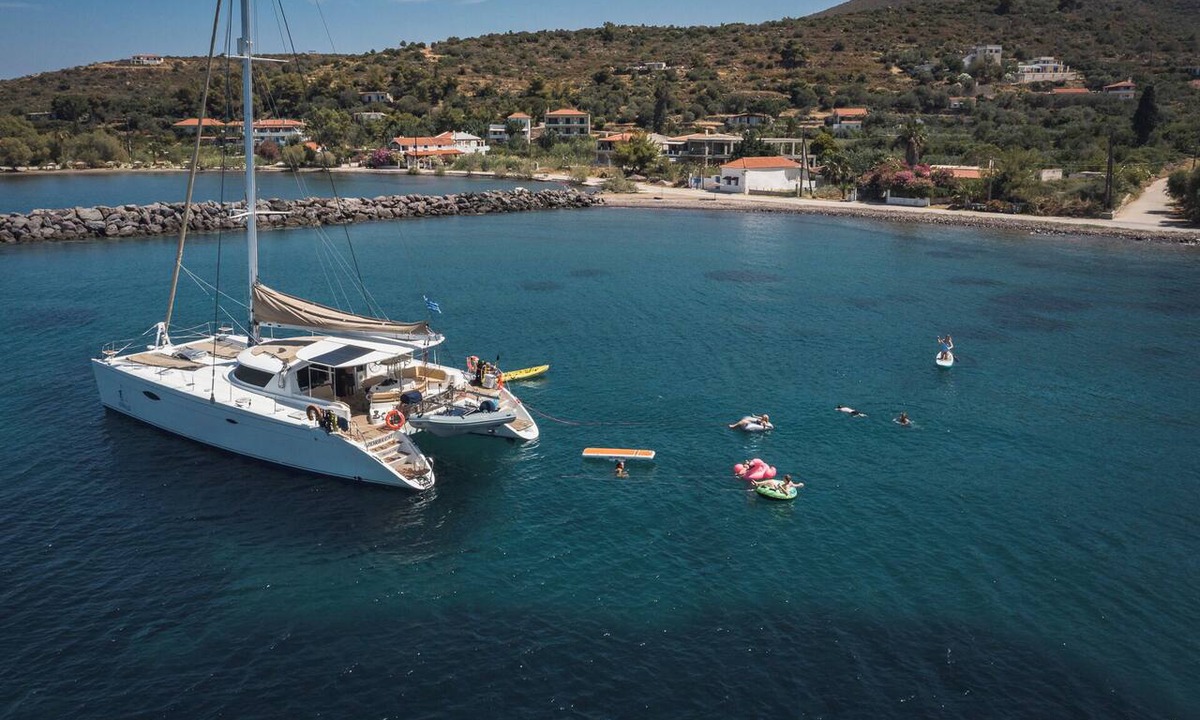 Aegina Boat Rental | Sun-Kissed Sailing Adventure in Islas Sarónicas