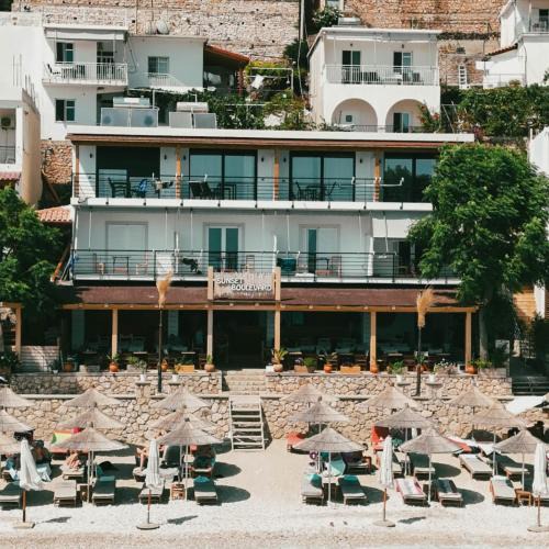 Qeparo House | Sunset Boulevard Beach Hotel