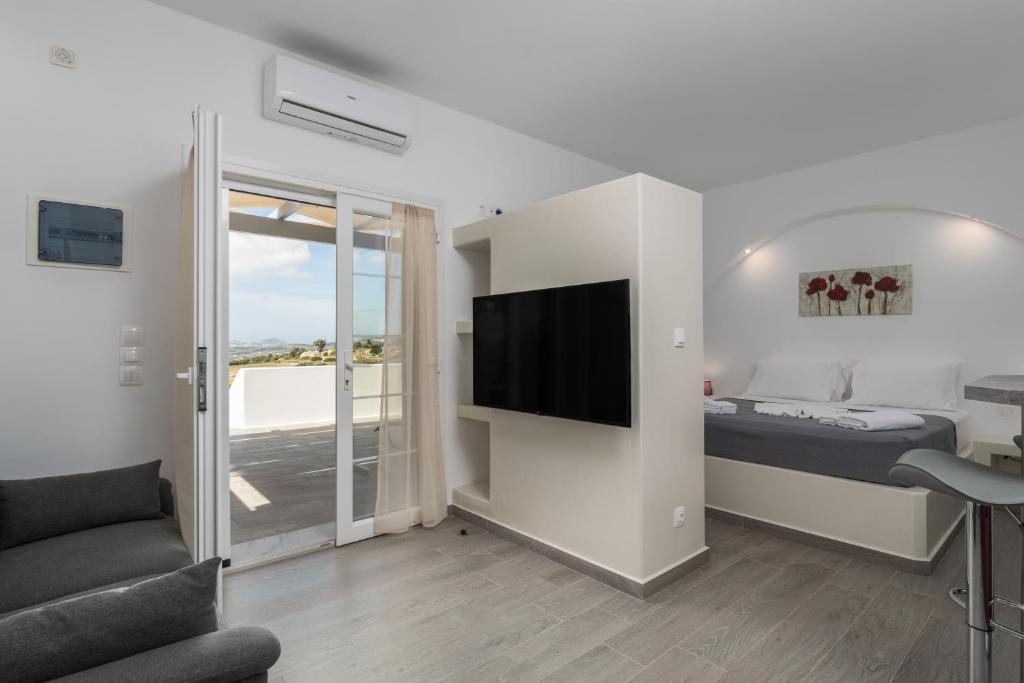 Milos House | Sunset Village 4