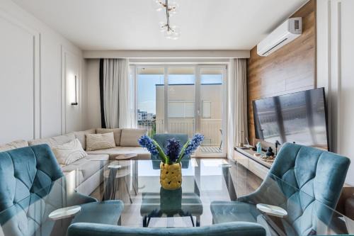 Sakës Apartment | Talea Elegant Escape by PikHost
