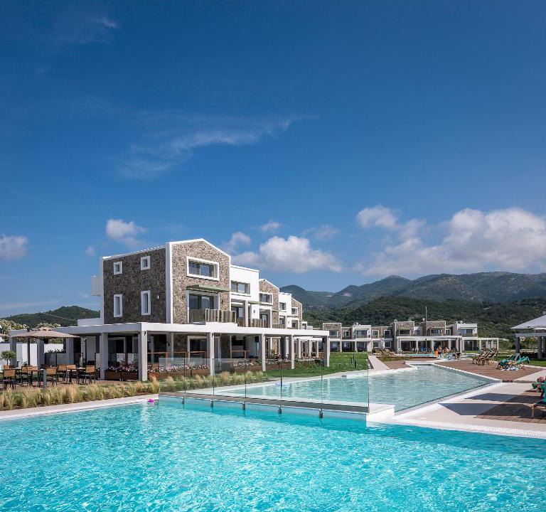 Acharavi Hotel | Thalassa Suites