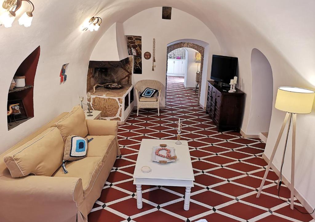 Kithira House | The Arch
