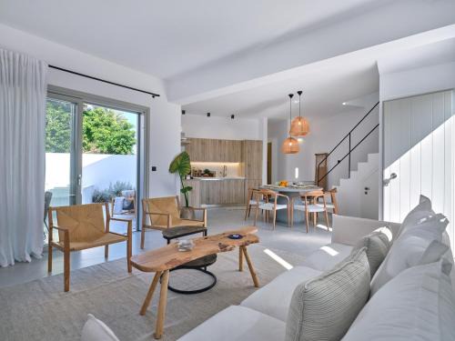 Naousa Villa | The bright and elegant Villa Akira