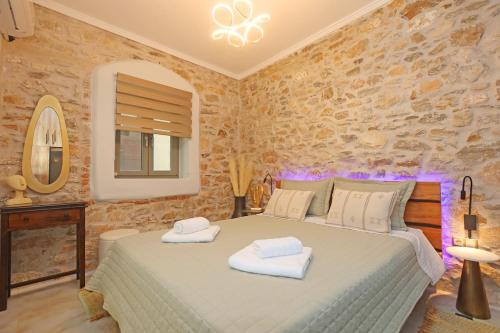 Ano Siros House | The Cat House Syros