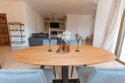 Alimos Apartment | The Hidden Muse 3BD Free Parking