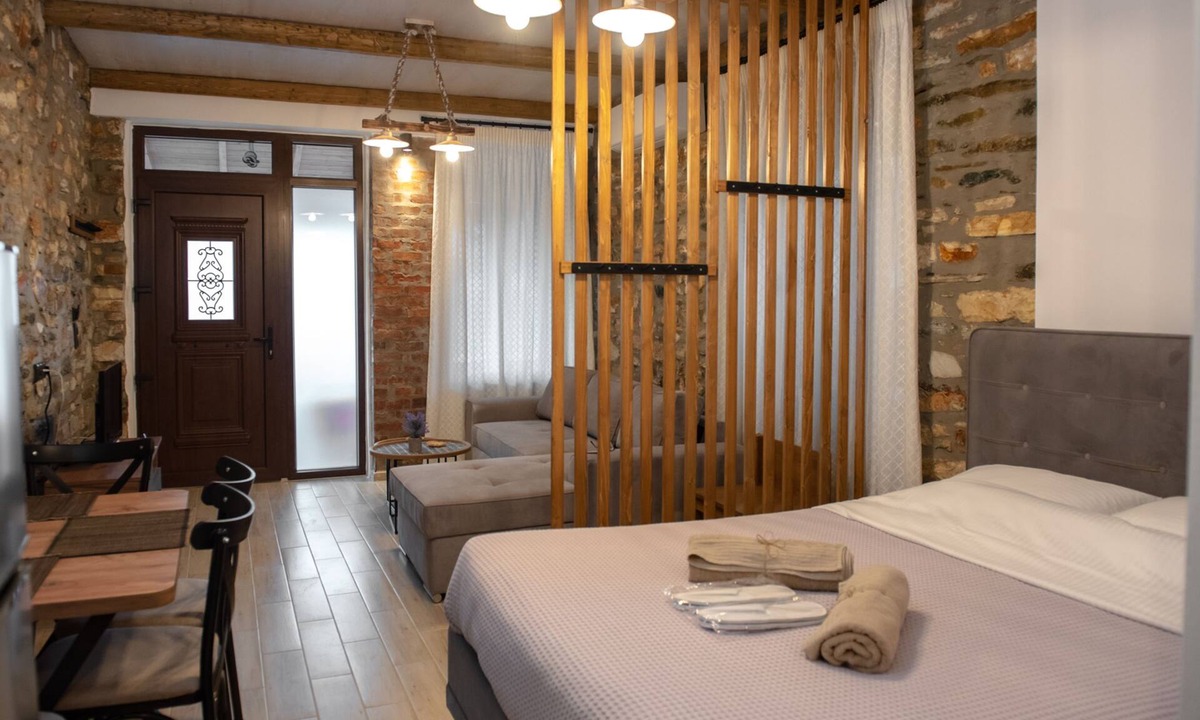 Kanalia House | The Lake House Angeliki