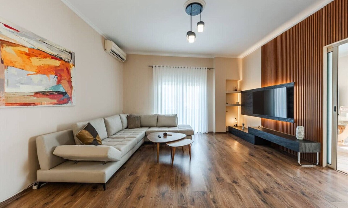 Shkoder Apartment | The Old-Clock Apartment by PikHost