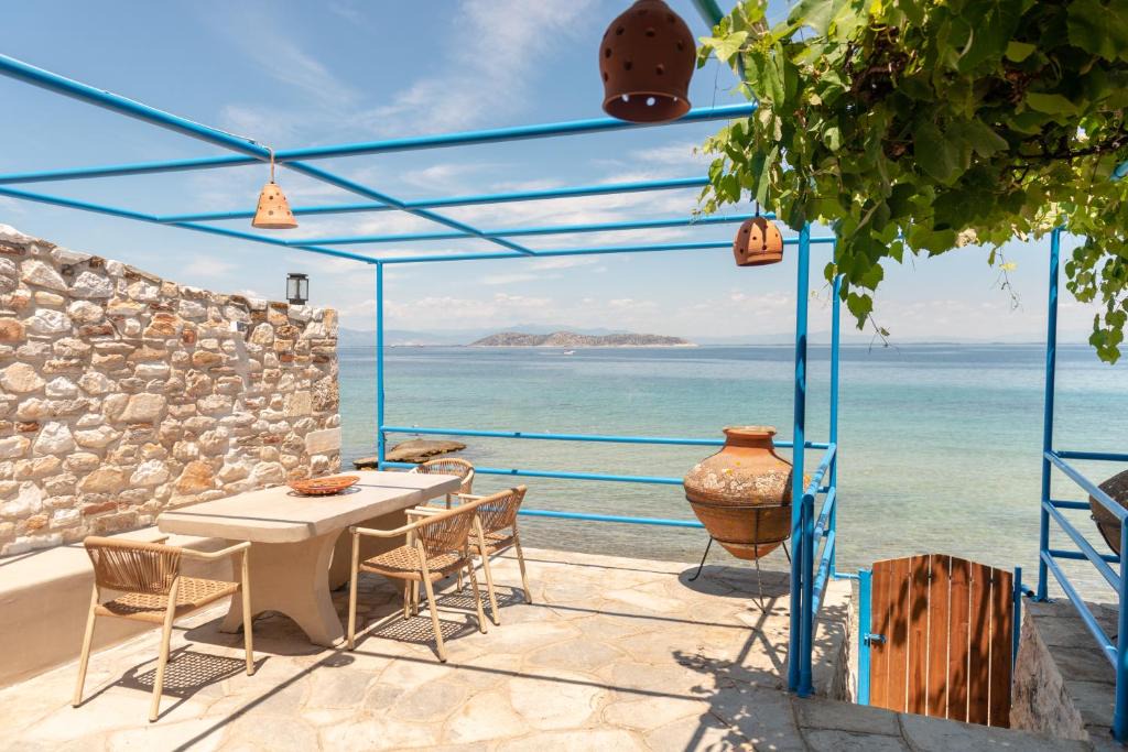 Thasos Town Villa | The Old Pottery Art Retreat