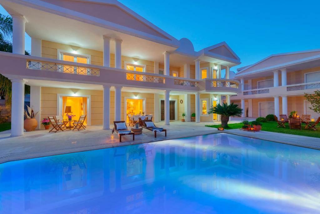 Anavyssos Villa | The Painters Luxurious villa