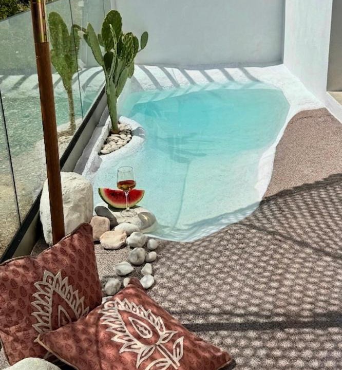 Delvine Apartment | The pause