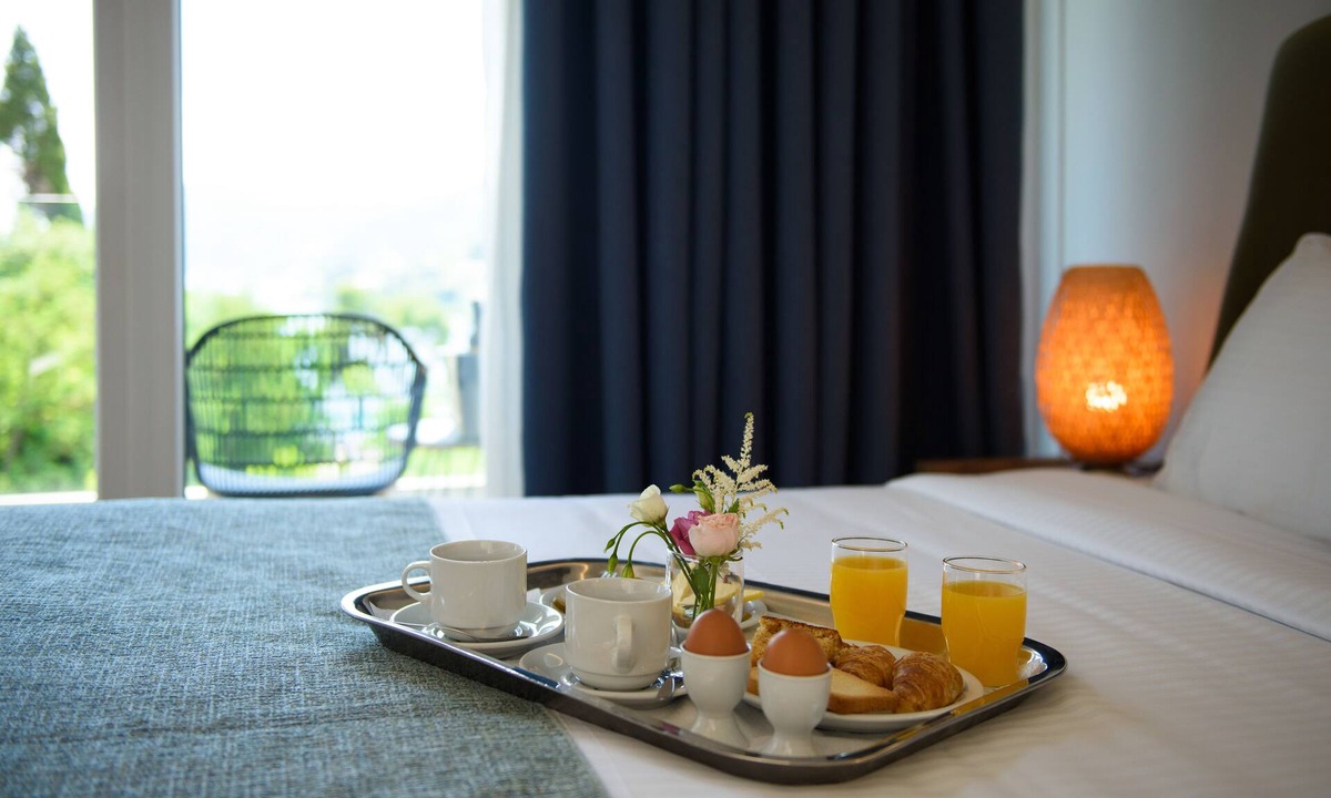 Kanoni Hotel | The Royal Hotel