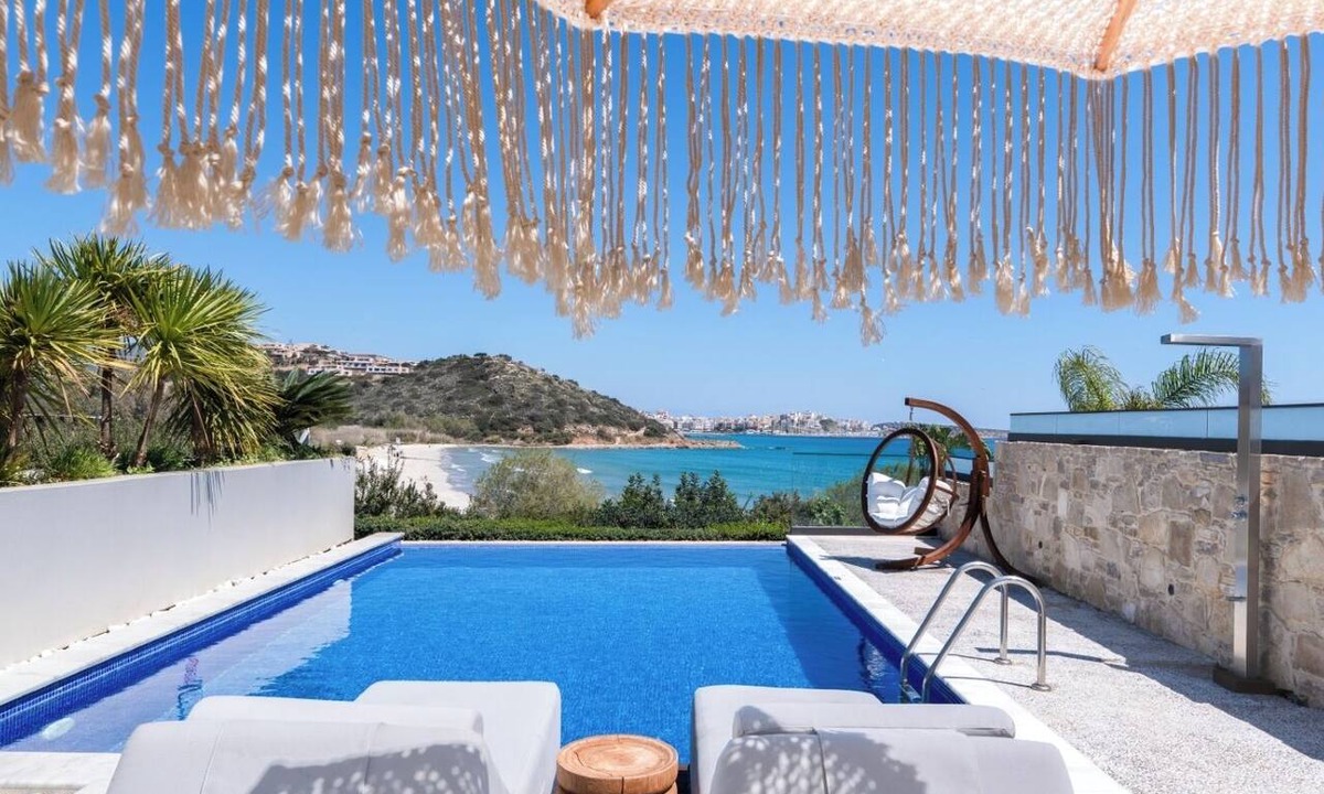 Almyros Hotel | The Sand Suites