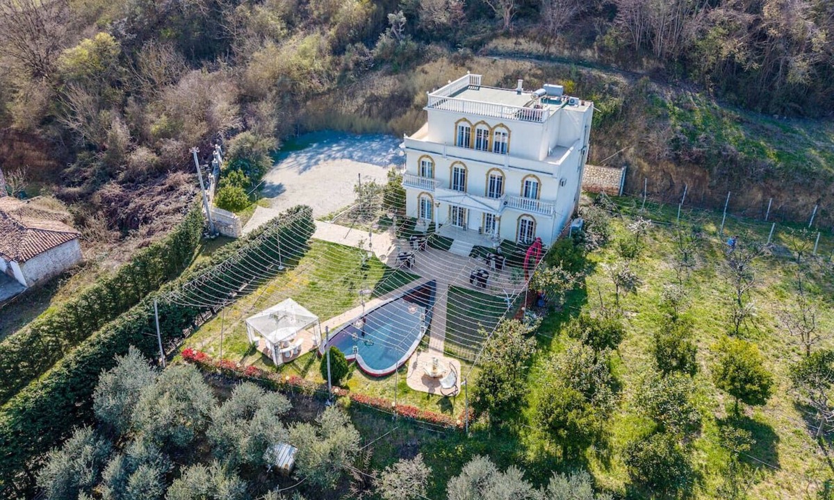 Qerek Villa | The Secret Garden Villa