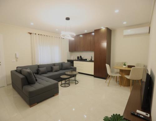 Pogradec House | The Swan Nest 1