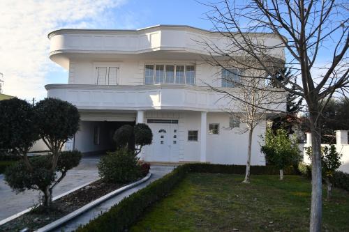Kashar Villa | The White Villa