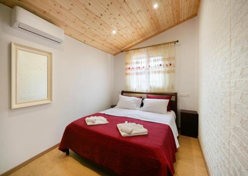 Agios Nikolaos Apartment | The Woodnest