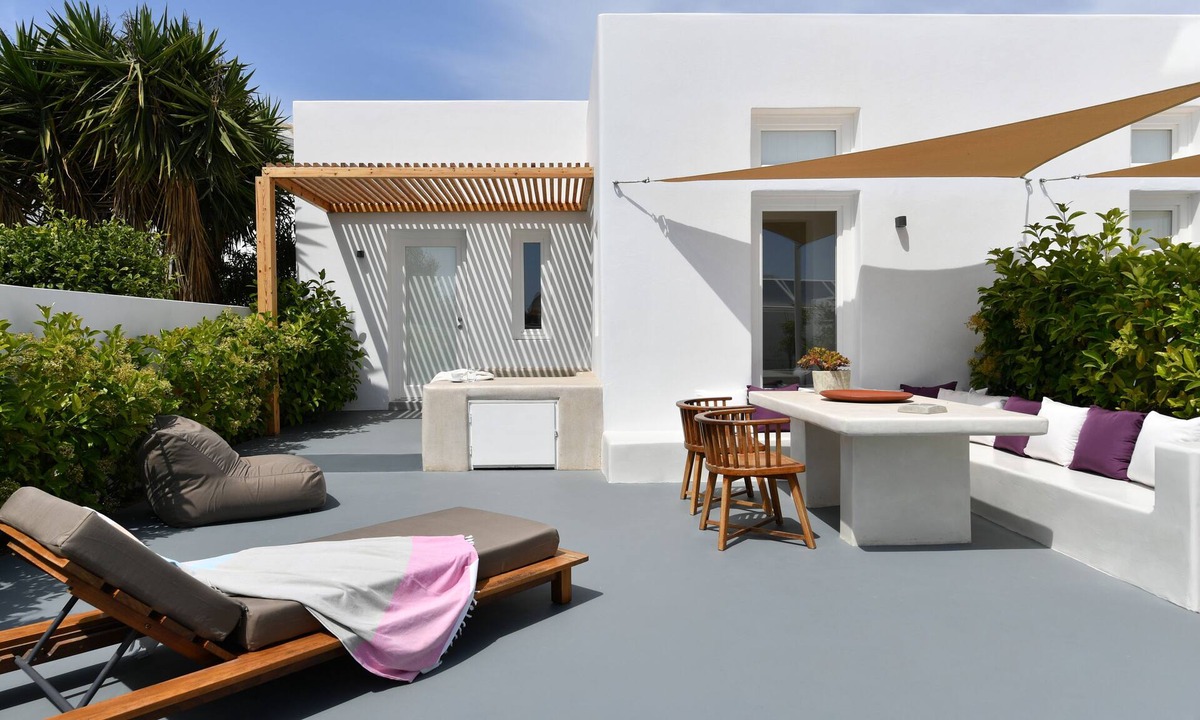 Fira Villa | Thiro Superior Suite with private jet tub