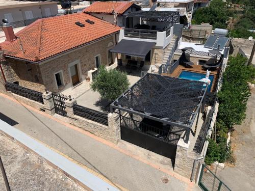 Thrapsano Villa | Thrapsano House with Pool for Families by Hospi
