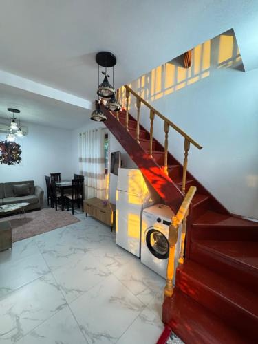 Ishem Villa | Top Hill Villa, Gjiri i Lalzit