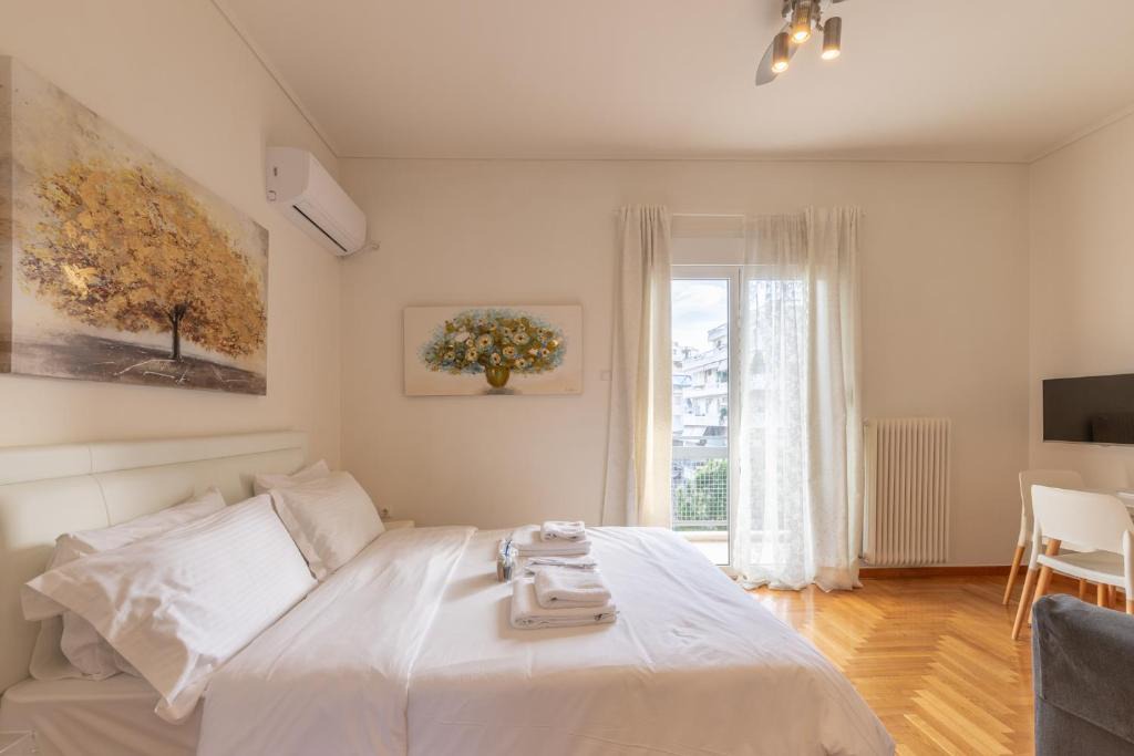 Kinosargous Apartment | Top sightseeing 3rd floor studio on a paved road!