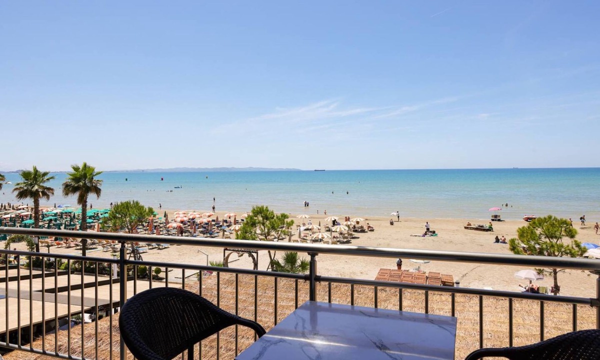 Durres Apartment | Toro Family Room with Sea view