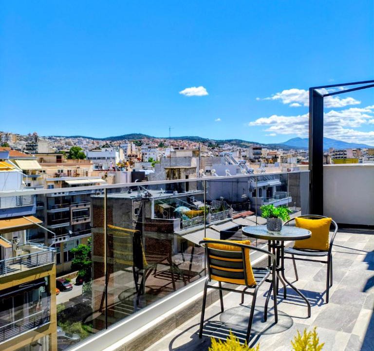 Vardaris Apartment | TOWER 15 Suites