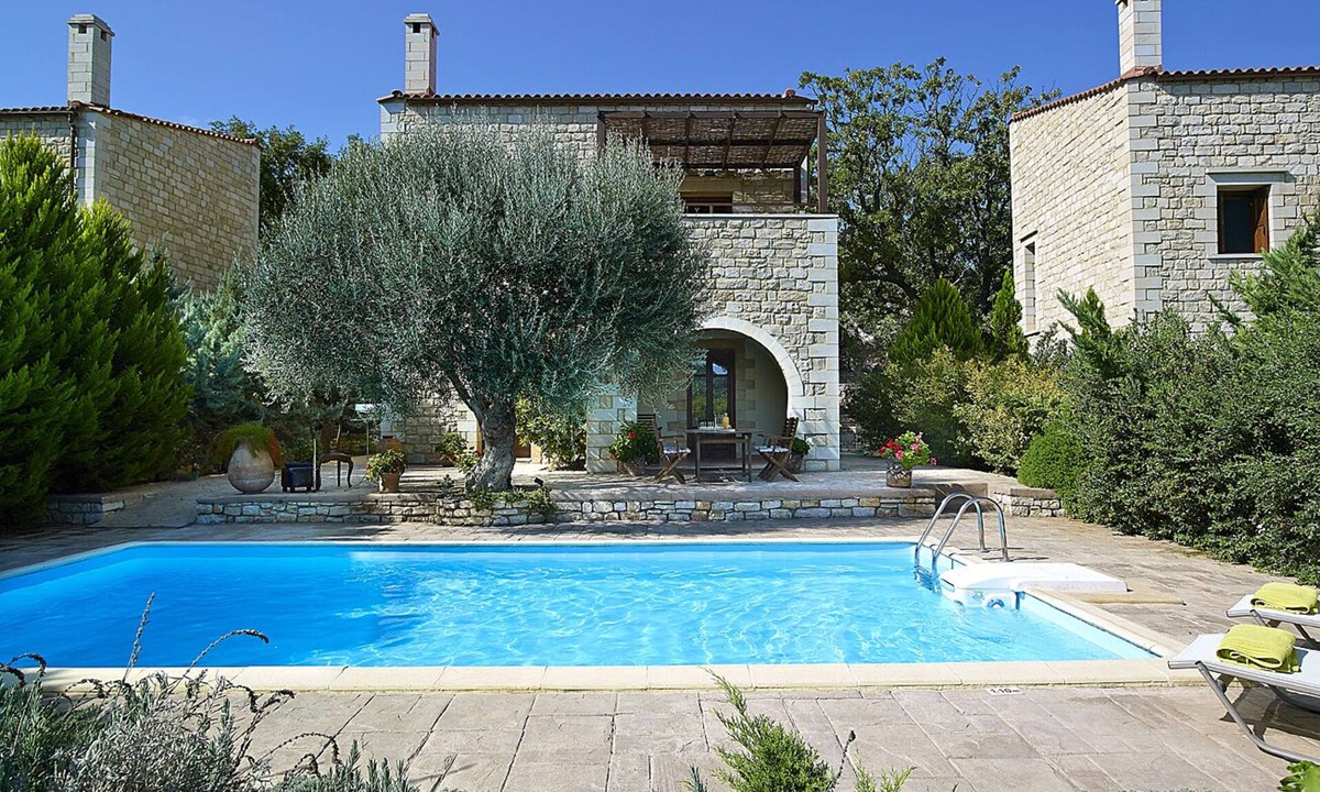 Atsipópoulon Villa | Traditional pool villa in olive grove, 3 bedrooms