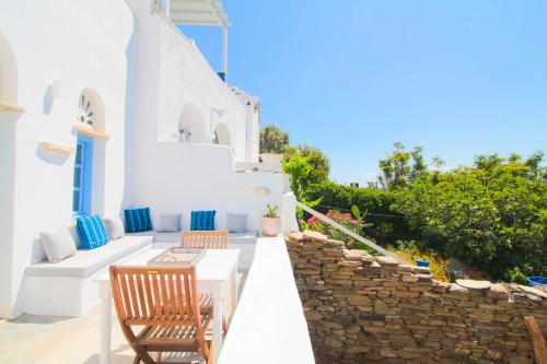 Tinos Villa | Traditional Villa in Ktikados - 3BR and SeaView